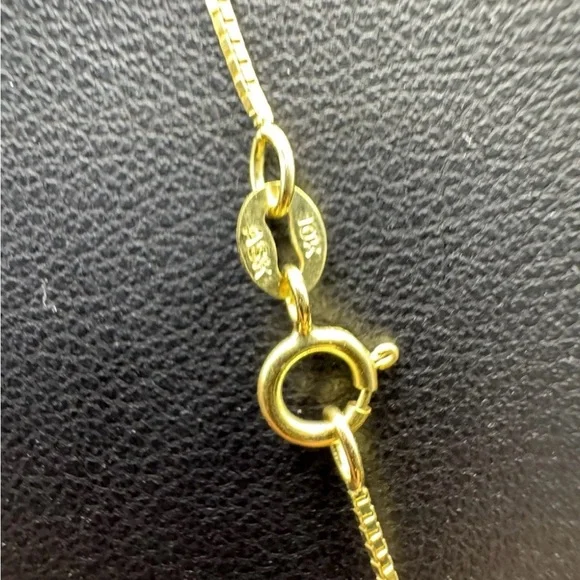 10k Gold Cross Pendant w/18” 10k Gold Chain 2.59g